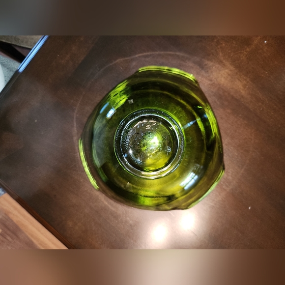Vintage Avocado Green Folded Glass 3 Sided Bowl - Picture 4 of 4
